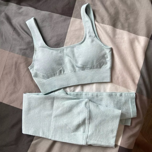 Icy Baby Blue Ribbed Seamless Set (Leggings, Bra) - Picture 5 of 6